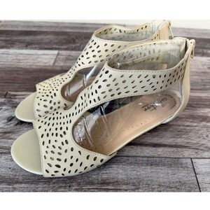 Clarks Collection Perforated Wedge Sandals Abigail Ruby‎ Ivory Leather 8.5W